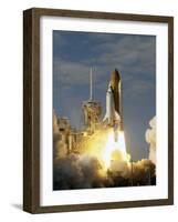 APTOPIX Space Shuttle-John Raoux-Framed Photographic Print