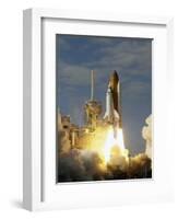 APTOPIX Space Shuttle-John Raoux-Framed Photographic Print