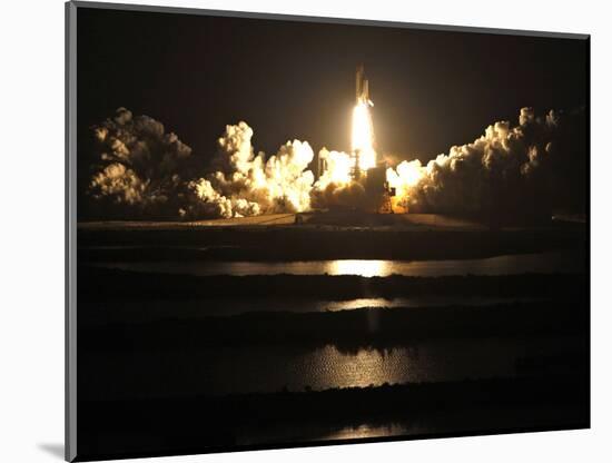 APTOPIX Space Shuttle-John Raoux-Mounted Photographic Print