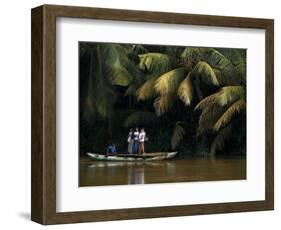 APTOPIX Sri Lanka Daily Life-Eranga Jayawardena-Framed Photographic Print