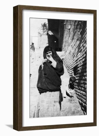 Arab Woman, Iraq, 1917-1919-null-Framed Giclee Print