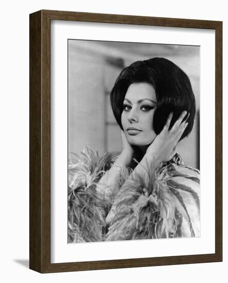 Arabesque, Sophia Loren, 1966-null-Framed Photo
