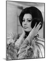 Arabesque, Sophia Loren, 1966-null-Mounted Photo