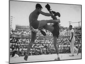 Arann Reongchai and Prasong Chaimeeboon Beginning a Match of a Muay Thai Boxinig-Jack Birns-Mounted Photographic Print