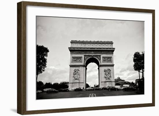 Arc de Triomphe I-Erin Berzel-Framed Photographic Print