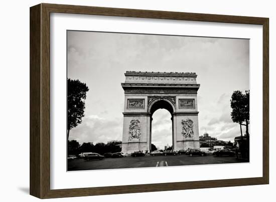 Arc de Triomphe I-Erin Berzel-Framed Photographic Print