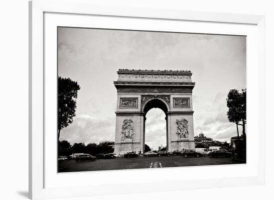 Arc de Triomphe I-Erin Berzel-Framed Photographic Print