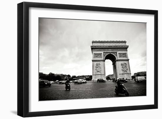 Arc de Triomphe II-Erin Berzel-Framed Photographic Print