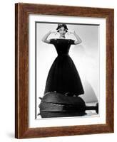 Ariane Love in the Afternoon De Billywilder Avec Audrey Hepburn 1957 Givenchy-null-Framed Photo