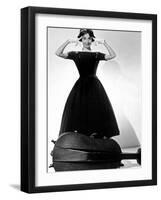 Ariane Love in the Afternoon De Billywilder Avec Audrey Hepburn 1957 Givenchy-null-Framed Photo