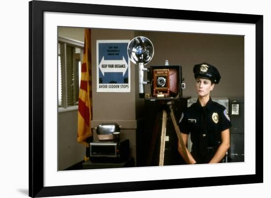 Arizona Junior RAISING ARIZONA by Joel Coen and Ethan Coen with Holly Hunter, 1987 (photo)-null-Framed Photo