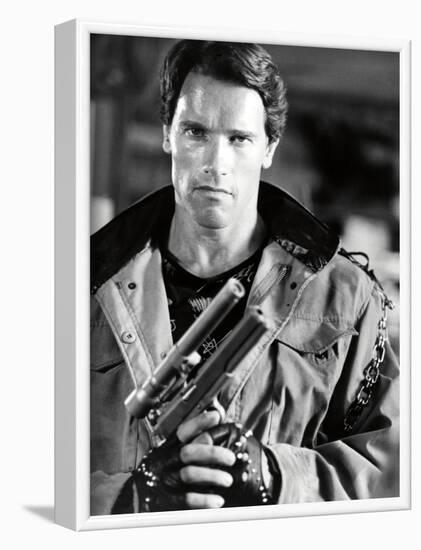 ARNOLD SCHWARZENEGGER. "THE TERMINATOR" [1984], directed by JAMES CAMERON.-null-Framed Photographic Print