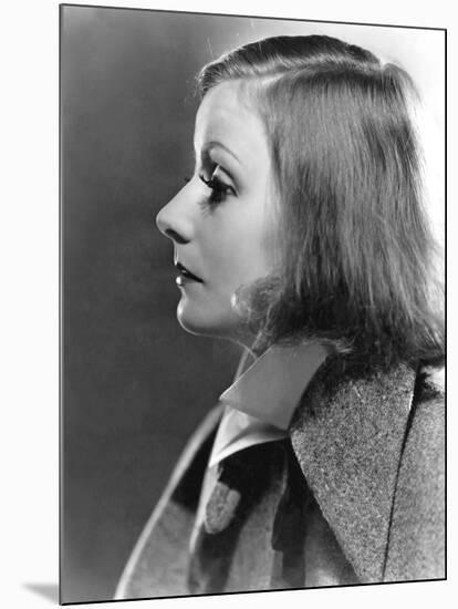 As You Desire Me by George Fitzmaurice, based on a play by Luigi Pirandello, with Greta Garbo, 1932-null-Mounted Photo