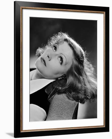 As You Desire Me by George Fitzmaurice, based on a play by Luigi Pirandello, with Greta Garbo, 1932-null-Framed Photo