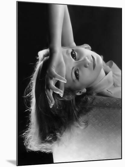 As You Desire Me by George Fitzmaurice, based on a play by Luigi Pirandello, with Greta Garbo, 1932-null-Mounted Photo