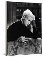 As You Desire Me by George Fitzmaurice, based on a play by Luigi Pirandello, with Greta Garbo, 1932-null-Framed Photo