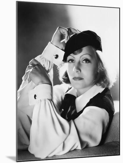 As You Desire Me by George Fitzmaurice, based on a play by Luigi Pirandello, with Greta Garbo, 1932-null-Mounted Photo