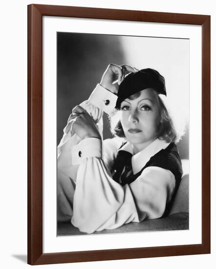 As You Desire Me by George Fitzmaurice, based on a play by Luigi Pirandello, with Greta Garbo, 1932-null-Framed Photo