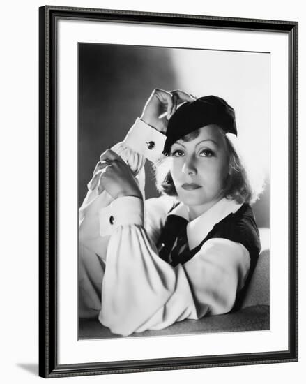 As You Desire Me by George Fitzmaurice, based on a play by Luigi Pirandello, with Greta Garbo, 1932-null-Framed Photo