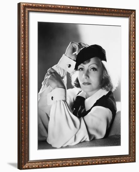 As You Desire Me by George Fitzmaurice, based on a play by Luigi Pirandello, with Greta Garbo, 1932-null-Framed Photo