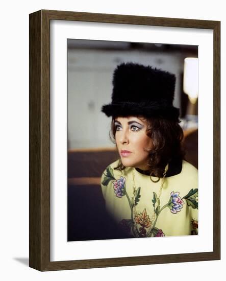 ASH WEDNESDAY, 1973 directed by LARRY PEERCE Elizabeth Taylor (photo)-null-Framed Photo