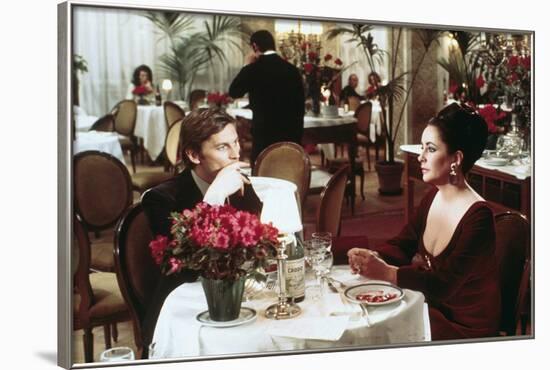 ASH WEDNESDAY, 1973 directed by LARRY PEERCE Helmut Berger and Elizabeth Taylor (photo)-null-Framed Photo