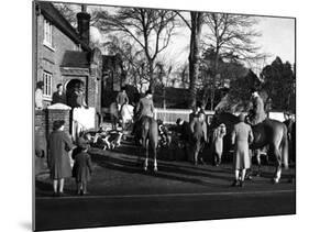 Ashford Valley Hunt Meet-null-Mounted Photographic Print