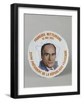 Assiette imprimée ornée du portrait de François Mitterrand-null-Framed Giclee Print