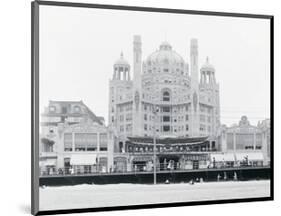 Atlantic City’s Marlborough-Blenheim Hotel, ca. 1908-null-Mounted Giclee Print