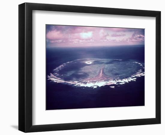 Atoll in the Capricorn Group, Great Barrier Reef-Fritz Goro-Framed Photographic Print