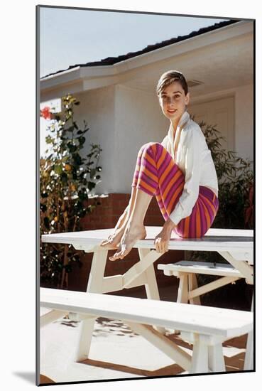 Audrey Hepburn 1954-null-Mounted Photo