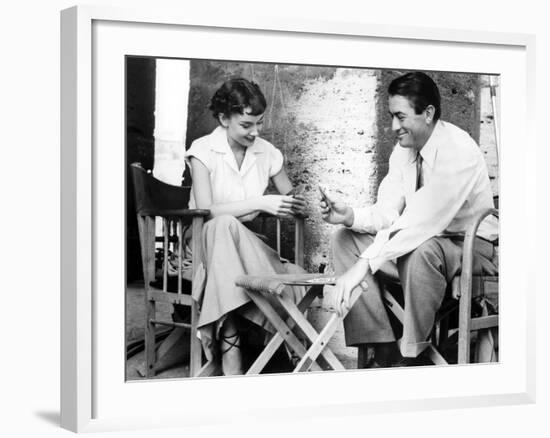 Audrey Hepburn and Gregory Peck Play CArds While on Location for Roman Holiday, 1953-null-Framed Photo