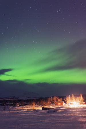 https://imgc.allpostersimages.com/img/posters/aurora-borealis-northern-lights-abisko-lapland-arctic-circle-sweden-scandinavia-europe_u-L-PWFLDV0.jpg?artPerspective=n