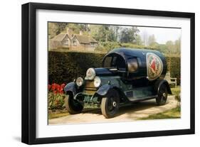 Auto: Daimler, 1921-null-Framed Giclee Print