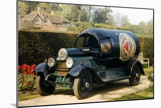 Auto: Daimler, 1921-null-Mounted Giclee Print