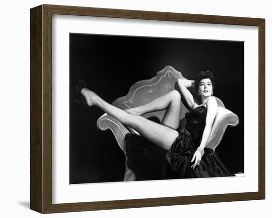 Ava Gardner, 1952-null-Framed Photographic Print