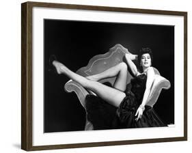 Ava Gardner, 1952-null-Framed Photographic Print