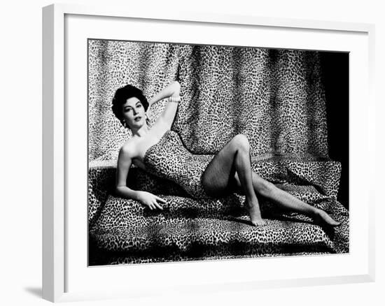 Ava Gardner, 1952-null-Framed Photographic Print