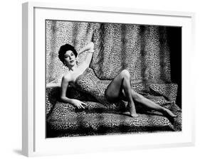 Ava Gardner, 1952-null-Framed Photographic Print