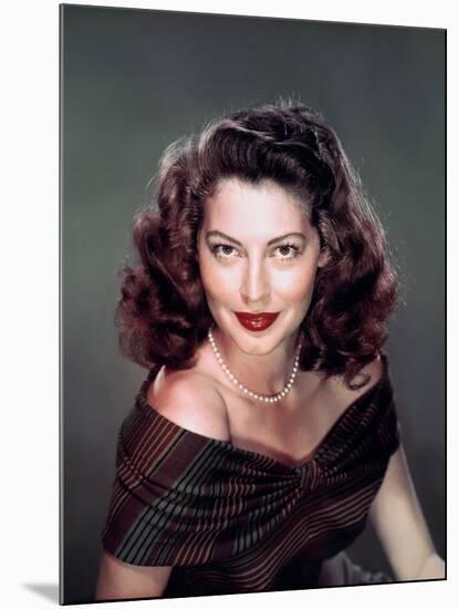 Ava Gardner early 40'S (photo)-null-Mounted Photo