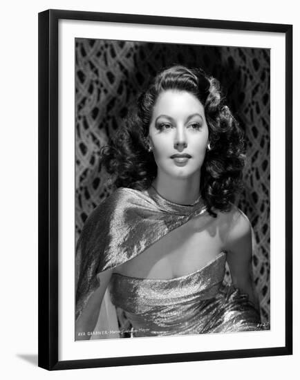 Ava Gardner in the 40's (b/w photo)-null-Framed Photo