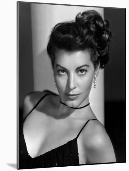 Ava Gardner-null-Mounted Photo