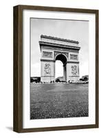 Ave Champs Elysees V-Erin Berzel-Framed Photographic Print