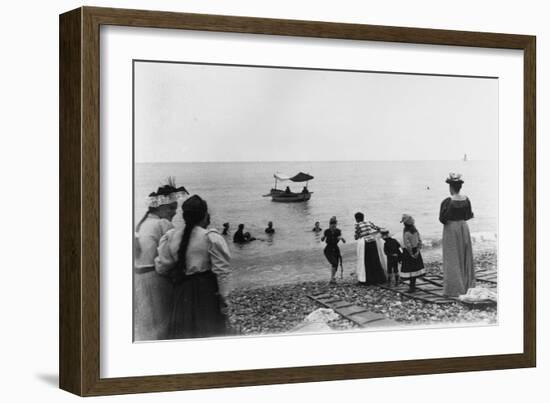 Baignade à la plage-null-Framed Giclee Print