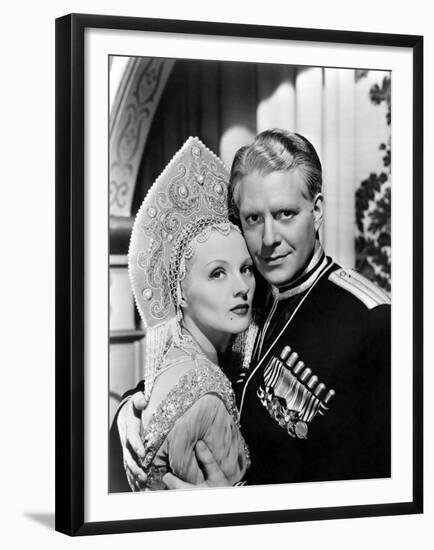 BALALAIKA, 1939 directed by REINHOLD SCHUNZEL Ilona Massey and Nelson Eddy (b/w photo)-null-Framed Photo