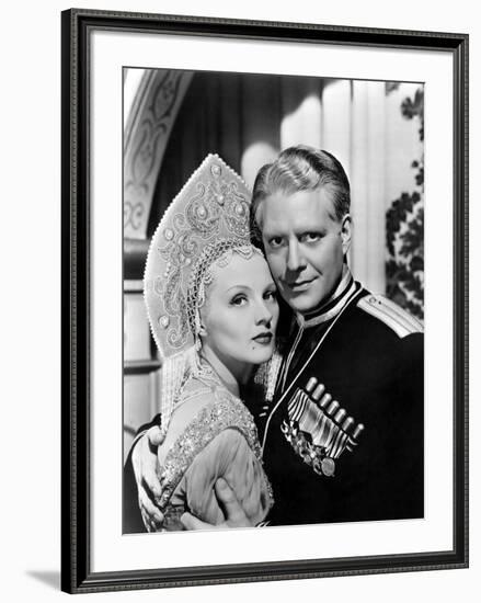 BALALAIKA, 1939 directed by REINHOLD SCHUNZEL Ilona Massey and Nelson Eddy (b/w photo)-null-Framed Photo