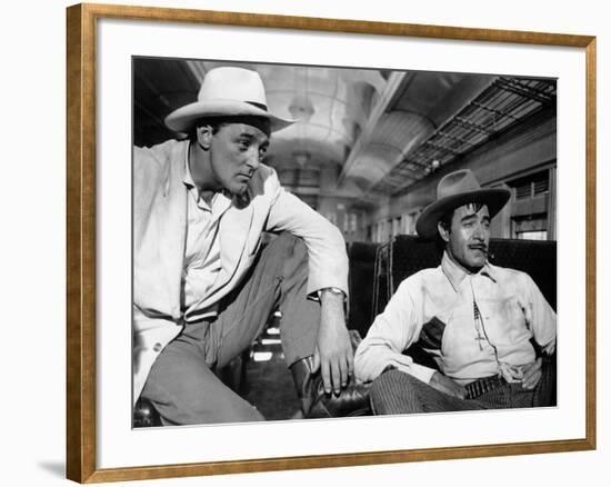 Bandido caballero by Richard Fleischer with Robert Mitchum and Gilbert Roland, 1956 (b/w photo)-null-Framed Photo