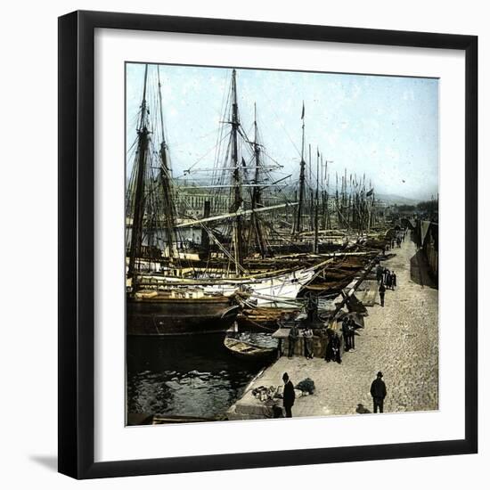 Barcelona (Spain), View of the Port-Leon, Levy et Fils-Framed Photographic Print