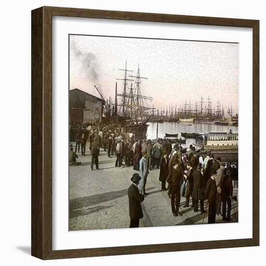 Barcelona (Spain), View of the Port-Leon, Levy et Fils-Framed Photographic Print