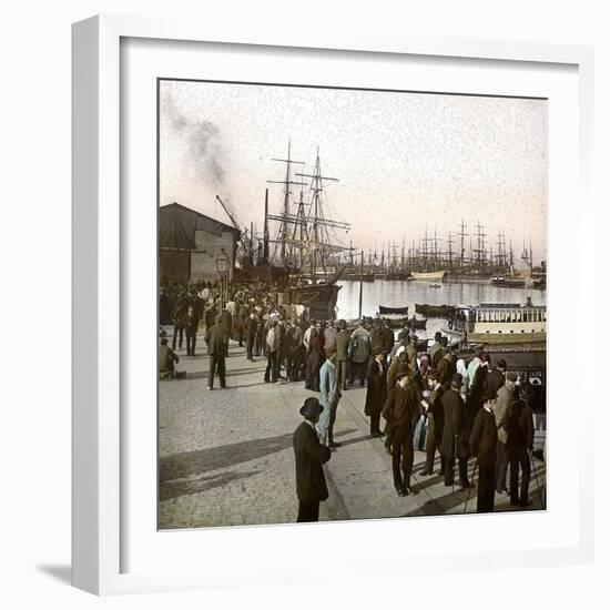 Barcelona (Spain), View of the Port-Leon, Levy et Fils-Framed Photographic Print